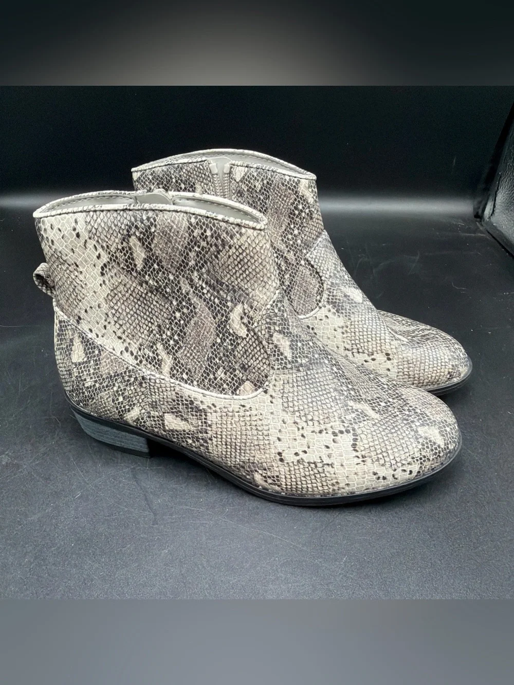 New Cat & Jack Girls Graciela Snake Print Western Ankle Boots Size 2
